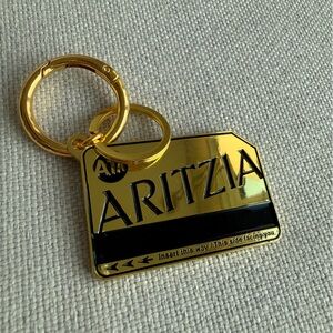 NYC EXCLUSIVE Aritzia Gold Metrocard Keychain